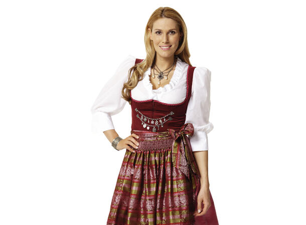 Burda  7443 - Folkedrakt