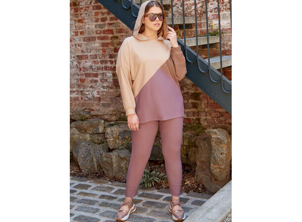 McCall's 8244 - Treningstøy.