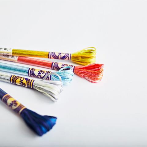 DMC Mouliné Colour Variations 8 m, tilgjengelig i flere farger