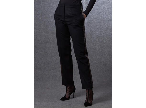 Vogue 1666 - Jakke og bukse A5 (6-8-10-12-14)