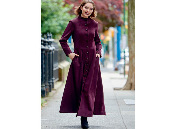 McCall's 8158 - Kåpe med knappelukking.