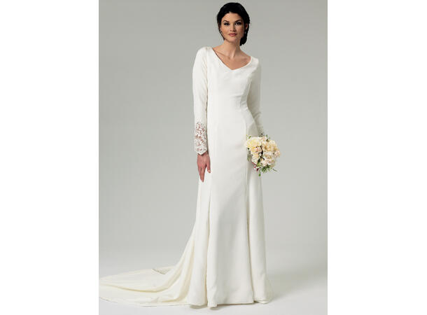 Butterick 4377- historisk kjole og kappe