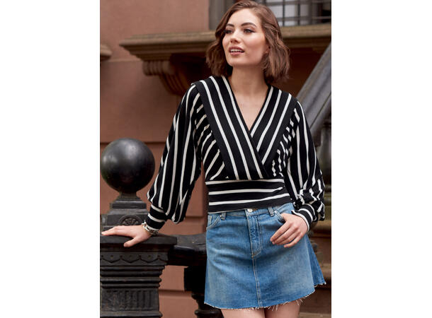 McCall's 8145 - Bluse.