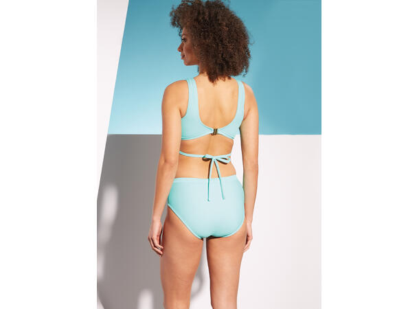McCall's 8329 - Badedrakt og bikini.