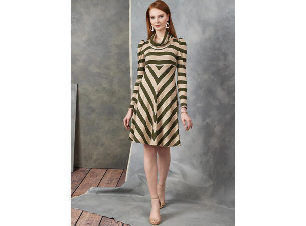 Vogue 1907 - Kjole med drapert hals.