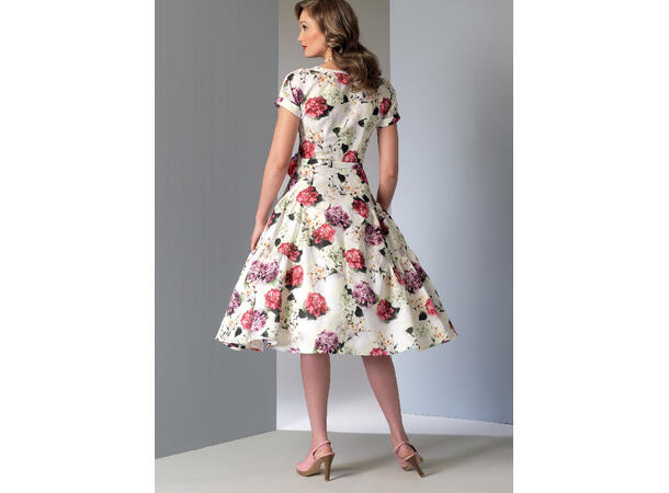 Vogue 9106 - Vintage kjole.