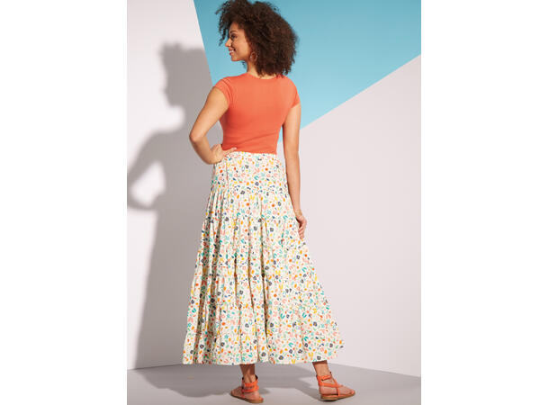 McCall's 8326 - Skjørt.