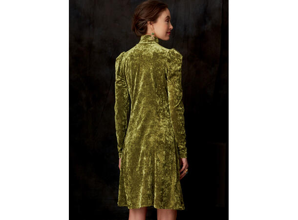 Vogue 9264 - Kjole med høy hals.