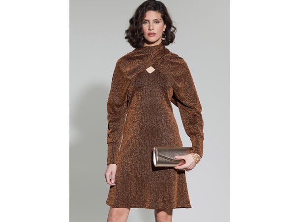 McCall's 8348 - Kjole & skuldertrekk.