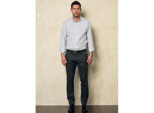 Vogue 8940 - Frakk og bukse til herre.