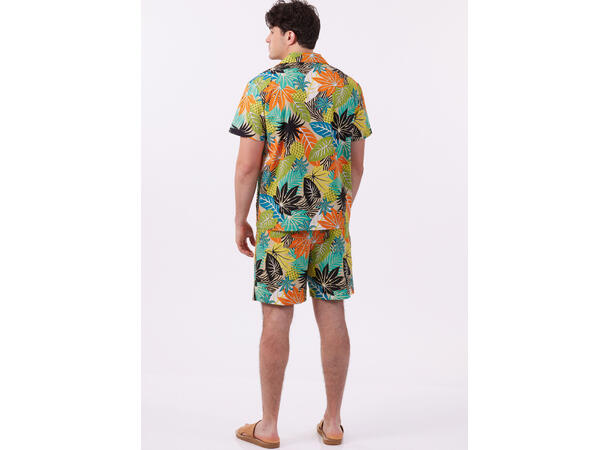 McCall's 8486 - Skjorte og shorts.