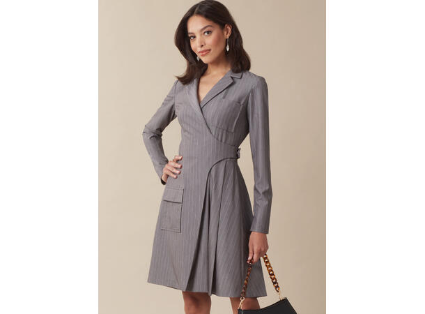 McCall's 8528 - Blazerkjole.