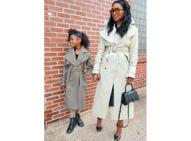 KnowME 2070 - Trench coat.