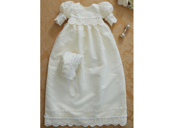 McCall's 8460 - Dåpskjole, dåpsromper og kyser.