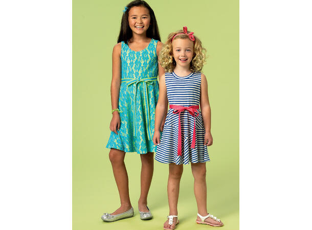 McCall's 6915 - Kjole til barn.