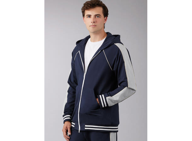 McCall's 8441 - Joggedress til mann.