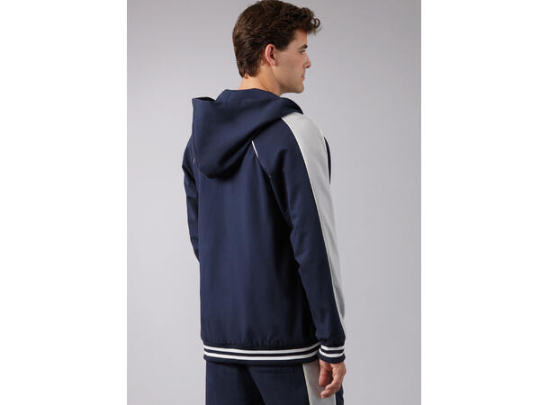 McCall's 8441 - Joggedress til mann.