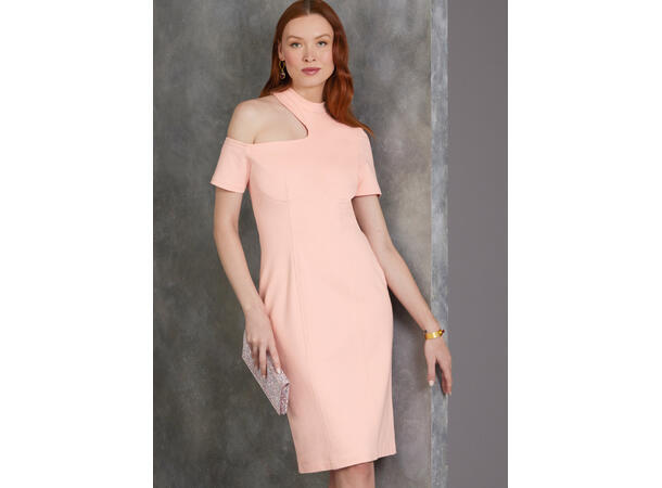 Vogue 1969 - Kjole med skulderdetaljer.