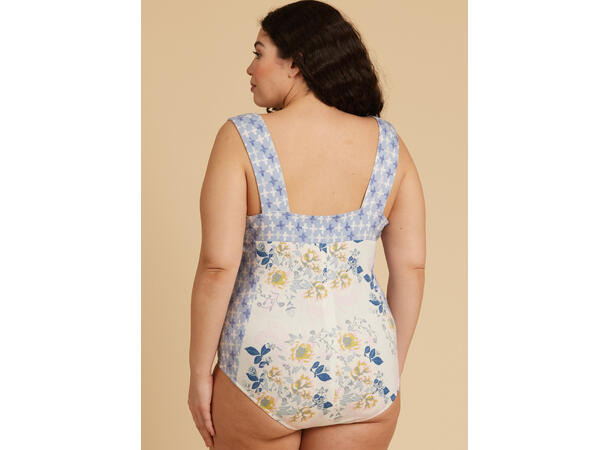 McCall's 8412 - Nattøy.