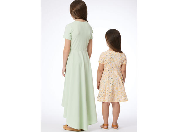 McCall's 8520 - Kjoler til barn.