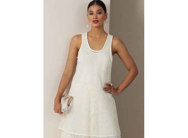 Vogue 2028 - Kjole og overkjole.