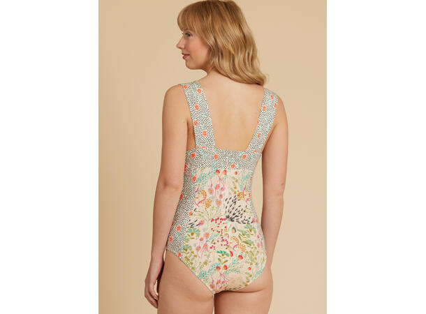 McCall's 8411 - Nattøy til dame.