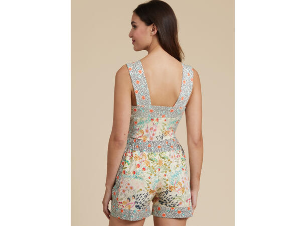 McCall's 8411 - Nattøy til dame.