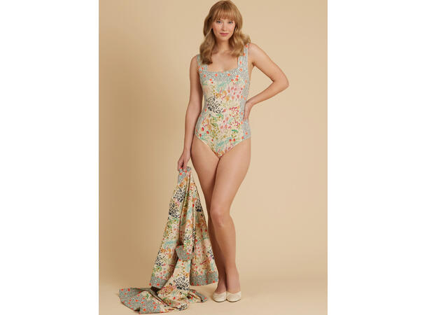 McCall's 8411 - Nattøy til dame.