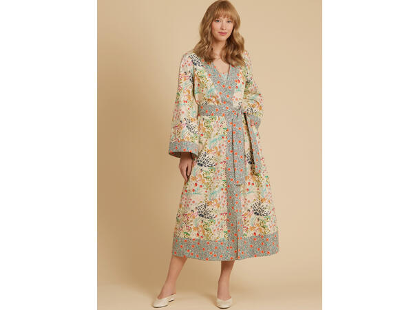 McCall's 8411 - Nattøy til dame.