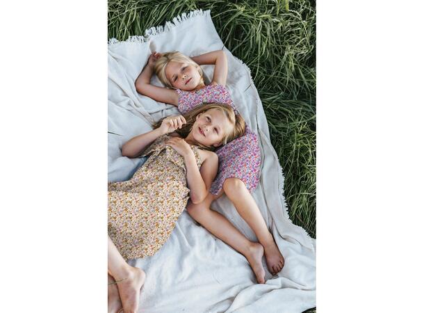 Poplin, blomster Blomster i rosa og rust på hvit bunn 