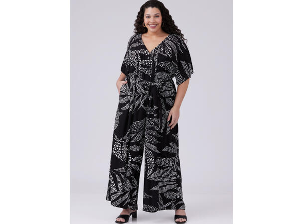 McCall's 8457 - Jumpsuit.