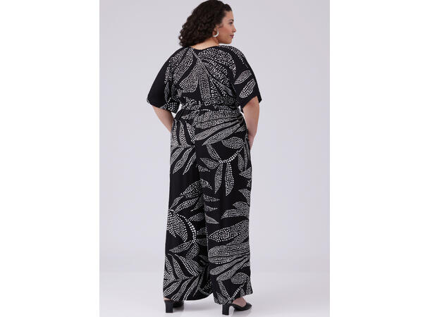 McCall's 8457 - Jumpsuit.