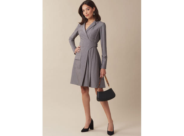 McCall's 8528 - Blazerkjole.