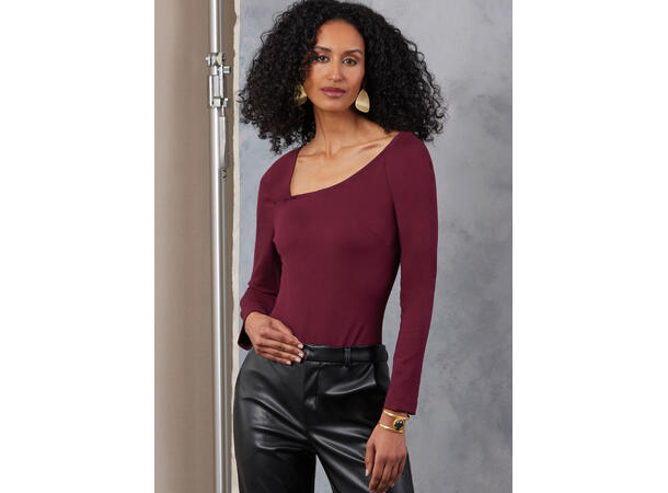 Vogue 2049 - Body med lange ermer.