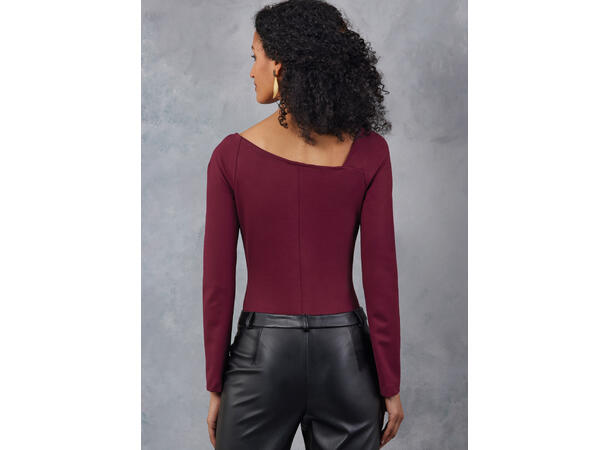 Vogue 2049 - Body med lange ermer.